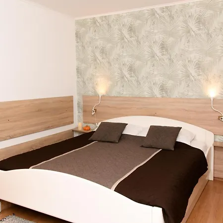 Marika Vendeghaza Tokaj